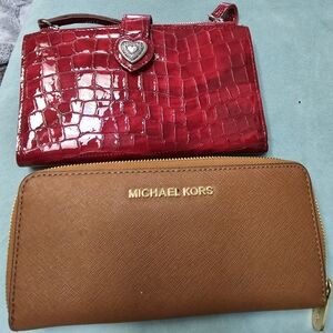 Wallets Michael Kors and Brighton